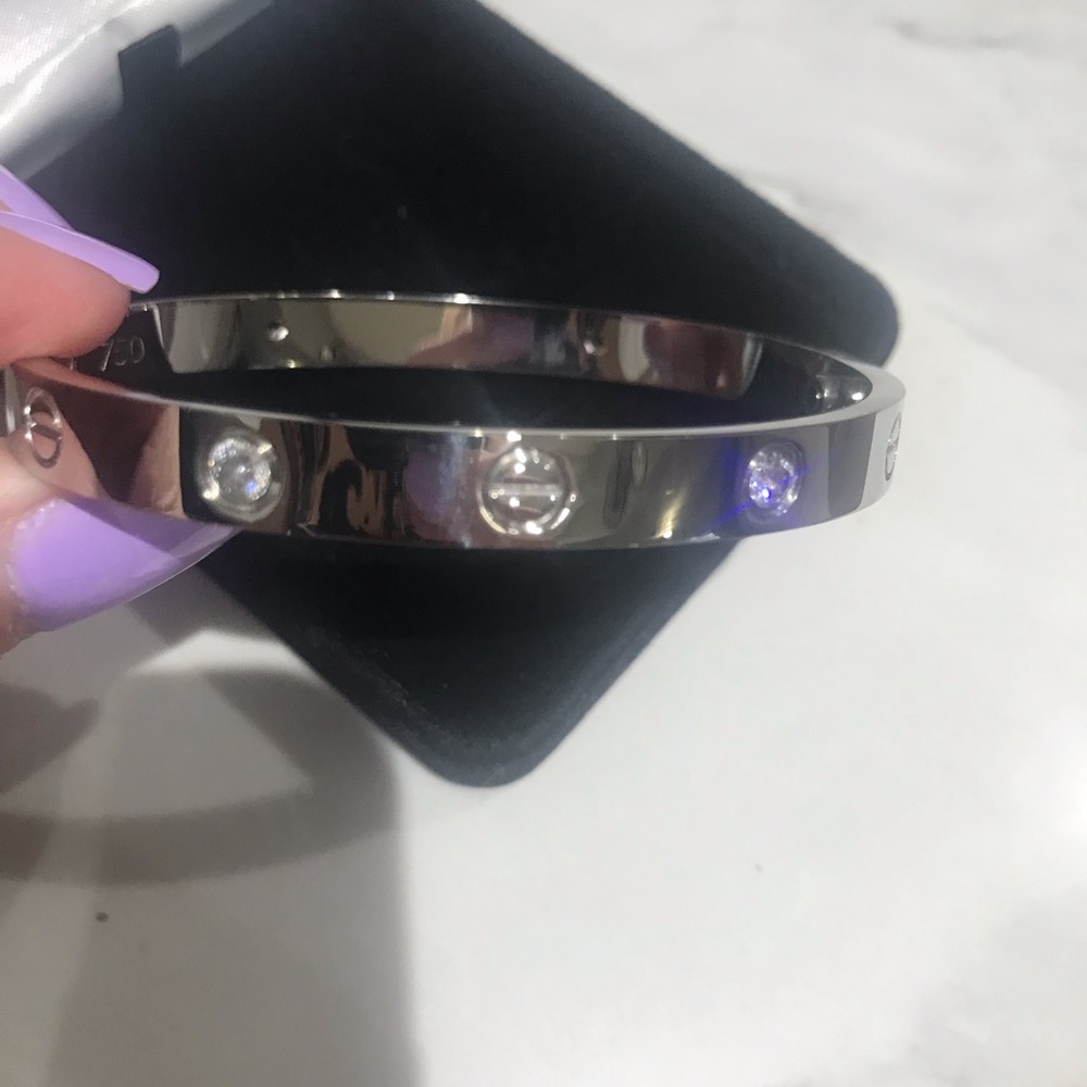 NEW Silver Titanium Braclet 🌹